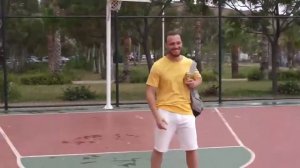 Керем Бюрсин, интересное видео, как снимали новый рекламный ролик с актером