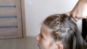 Легкая прическа для девочек  Прически на длинные волосы