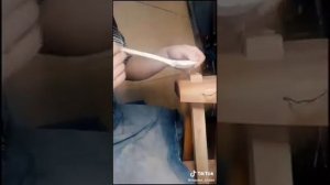 Как сделать ложку из дерева. Без стонка!!!