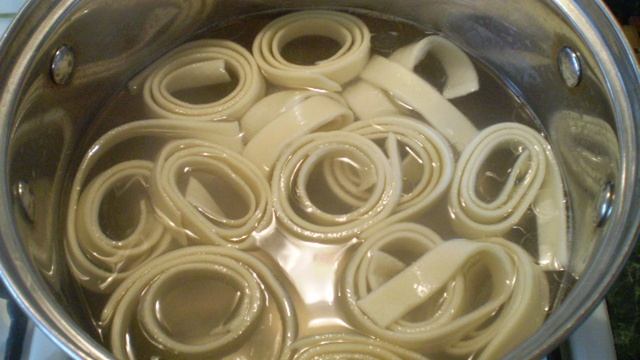 Фетучини с курицей и грибами