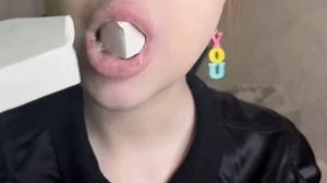 ?Хрустящие плитки мела. Хруст мела?