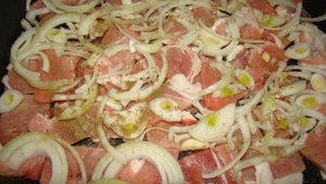 Мясо по-французски с кабачками