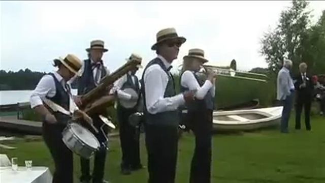 Laughing Samba - Dixieland Crackerjacks смотреть онлайн