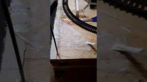 Макет РЖД в масштабе 1/87. Показал и рассказал как сделать грунтовую дорогу для машин.