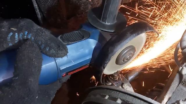 Как правильно заменить рулевой наконечник. Отбойник жесть. Шкода Рапид. смотреть онлайн