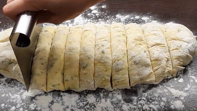 Картофельные лепешки с зеленью на сковороде. Вкусные лепешки из картошки с зеленью.