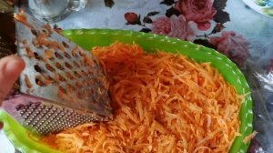 Что сделать с мелкой морковью? А что готовите вы?