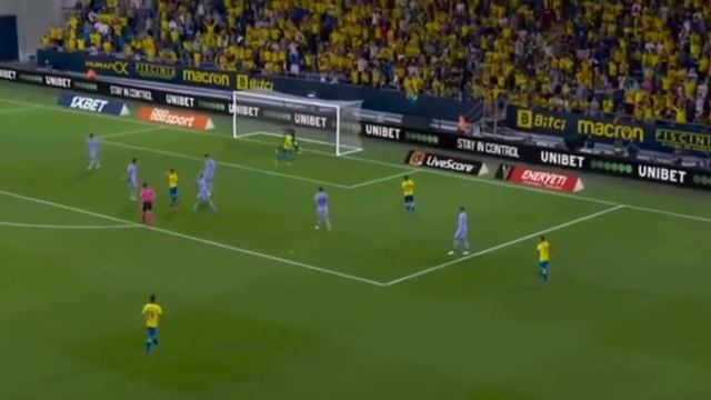 Busquets stops an attack with a second ball! Cadiz Barcelona 2021 смотреть онлайн