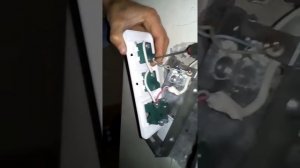 Тройной включатель с розеткой --Это должен уметь делать каждый мужик.