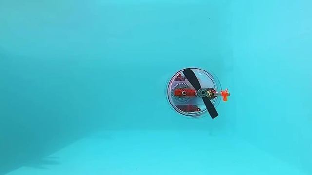 Радиоуправляемая подводная лодка Lego.