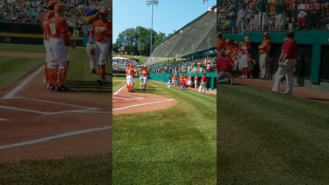 2017 LLWS Pre-Game High Fives