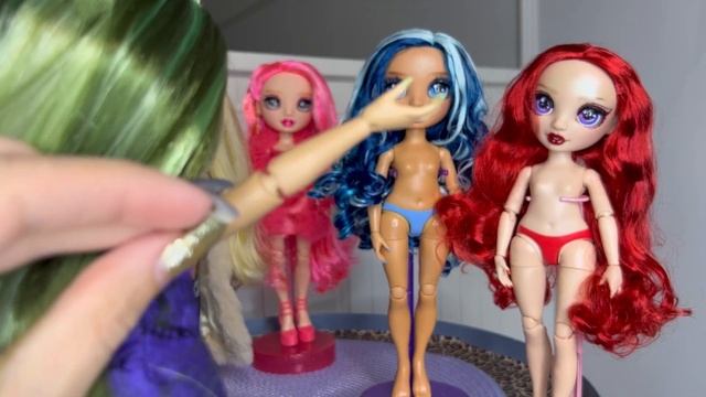 Большая посылка с куклами и одеждой Rainbow High | Кукольный гардероб