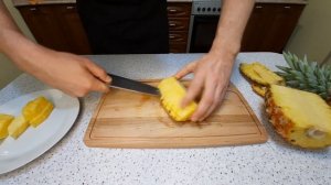 Как почистить ананас быстро