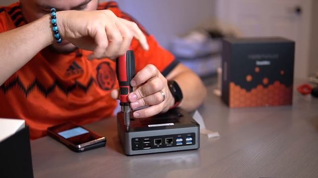 UNBOXING PRIMERAS IMPRESIONES MINI PC HM80!!!!!!! смотреть онлайн