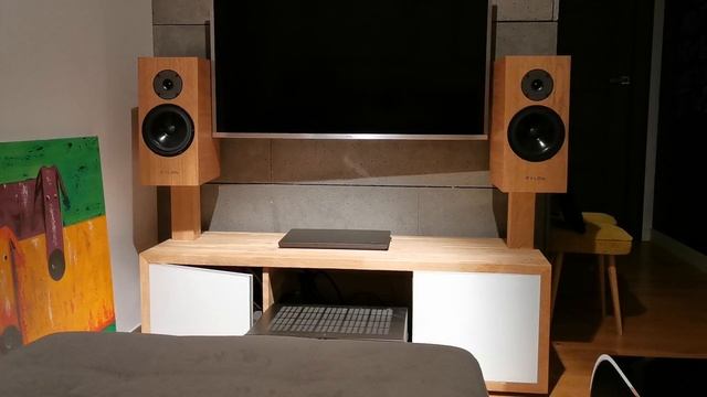 Yamaha R-N803D, Pylon Audio Diamond Monitor, Chord Odyssey 2 смотреть онлайн