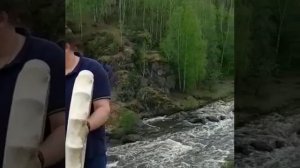 Игра на бубне.
