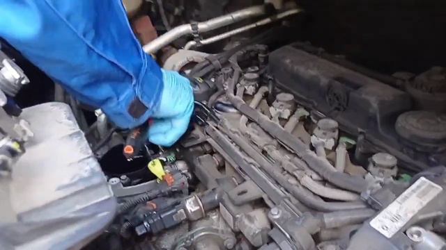 Замена топливного фильтра на двигателе DW10FD/DW10FC Peugeot Traveller