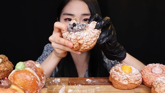 ASMR MUKBANG 크림폭탄 도넛 쿠키슈 배배꼬 도넛 먹방(초코 옥수수 커스터드 황치즈 말차 오레오 크림브륄레 페스츄리)Cream Donut Cookie Choux EATIN