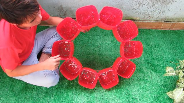 Amazing Flower Pots, How to recycle plastic bottles into flower pots for the garden extremely easil смотреть онлайн