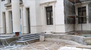 Монтаж фасадного декора на фасад загородного особняка