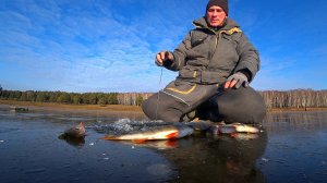 ПЕРВЫЙ ЛЁД 2023! Страшно, всё ХРУСТИТ но ГОРБАЧЕЙ ПОЙМАЛ!