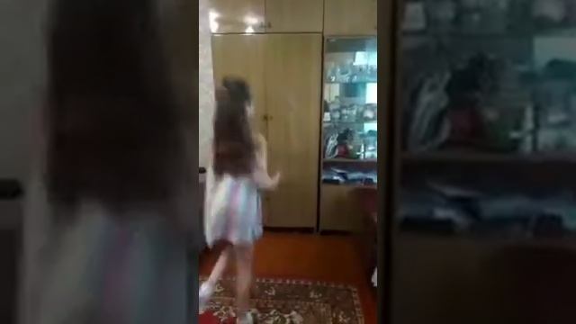 "Последний звонок - 2020". Флешмоб от студии "Оливия", МБОУ лицей №7, г.Воронеж смотреть онлайн