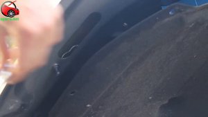 Установка упоров капота (амортизаторов) на Suzuki Vitara 2 (www.upora.net)