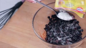 Овсяные батончики с черникой