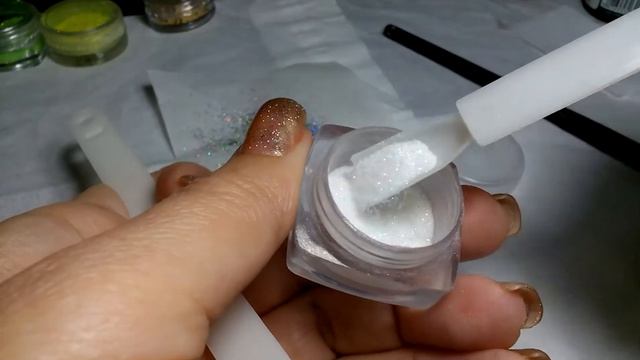 Маникюр. Новогодние дизайны"Блёстки и фольга на ногтях" смотреть онлайн