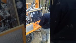 Буровая установка на УАЗе в работе .