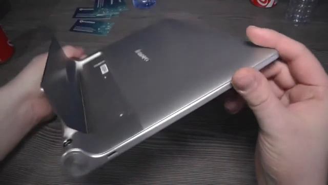 Lenovo Yoga Tablet 10 HD+ im Hands On auf dem MWC 2014 смотреть онлайн