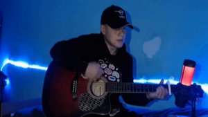 А я по тихой грусти иду домой дворовая песня под гитару