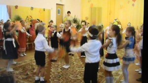 Танец с листочками - старшая группа