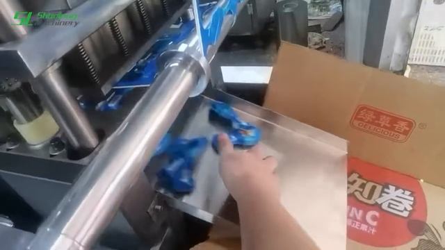 Машина для упаковки сырных леденцов на палочке смотреть онлайн