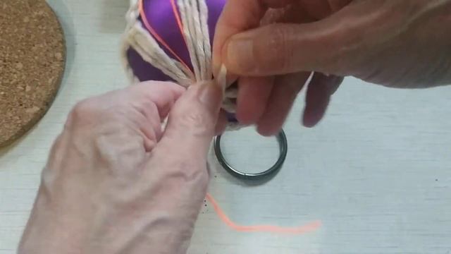 Макраме начинающим. Новогодний декор. Оплетение шара. часть 3