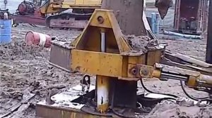 Работа буровой установки Bauer MBG12 с обсадным столом.