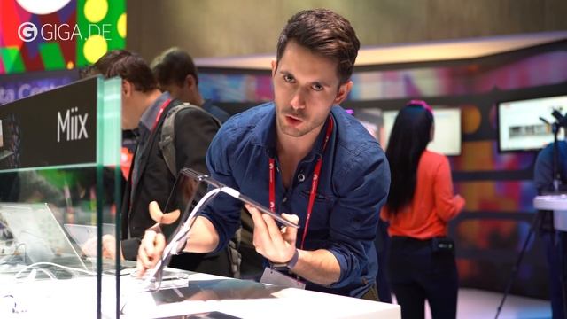 Lenovo Yoga 720 im Hands-On (deutsch): ? Windows-10-Convertible – MWC 2017 – GIGA.DE смотреть онлайн