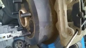 Toyota RAV4 замена задних тормозных колодок Toyota RAV4 rear brake pad replacement
