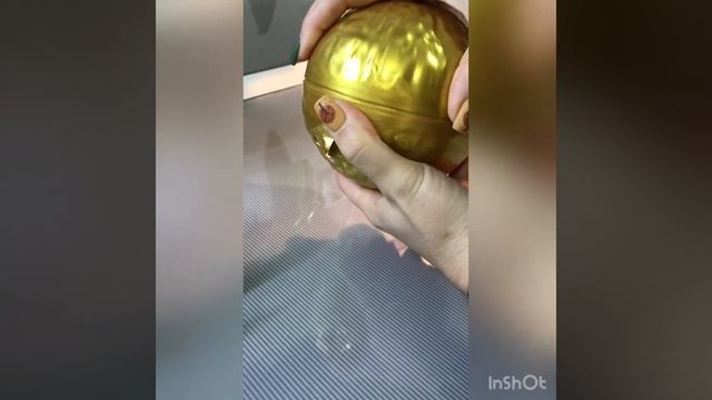 Открываем подарочную конфету Ферреро Роше. Смотри до конца. #полезно #конфета #рекомендации #интере