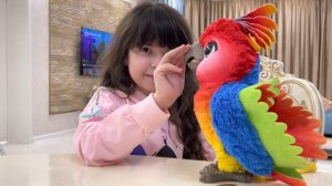 Обзор попугая Fur Real. Поющий Кеша