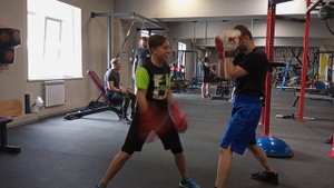 Вход-атака-выход. Джебб-уклон-кросс-выход, джебб-отшаг-двоечка-выход