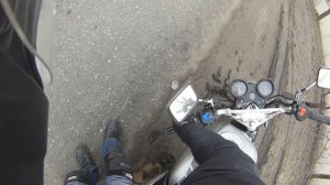 Мотоциклист подскользнулся
