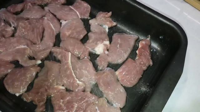 МЯСО ПО-ФРАНЦУЗСКИ ПОД СЫРНОЙ КОРОЧКОЙ ПАЛЬЧИКИ ОБЛИЖЕШЬ