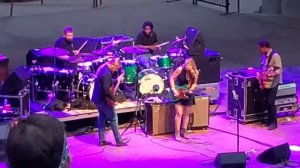 Susan Tedeshi-Derek Trucks trading guitar licks