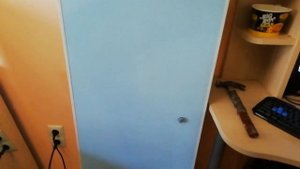 ВЕШАЕМ ЗЕРКАЛО НА НЕСУЩУЮ БАЛКУ.