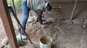 Как сделать в курятнике песчано зольную ванну для избавления кур от паразитов