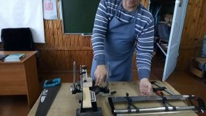 Пиление столярной ножовкой