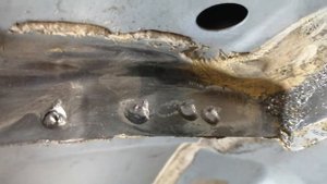 Убираем точечную сварку в трудно доступных местах.