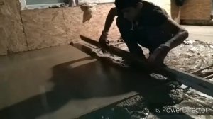 Стяжка пола песчанно-цементным раствором качественно и быстро !