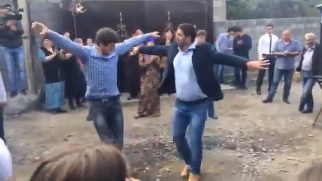 танец невесты в дагестане. кумыкская лезгинка зажигательная. ногайская свадьба. лезгинка зажигательная дагестанская мп3. кумыкская лезгинка зажигательная.